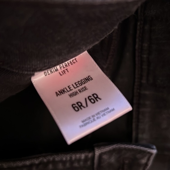 Express Jeans - Picture 4 of 5